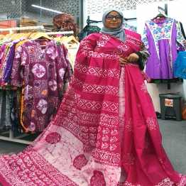 Cotton Batik Saree – 12 Hands with Extra Blouse Piece