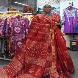 Cotton Batik Saree – 12 Hands with Extra Blouse Piece